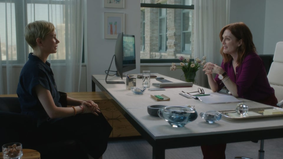 Ve filmu Po svatbě excelují Julianne Moore a Michelle Williams.